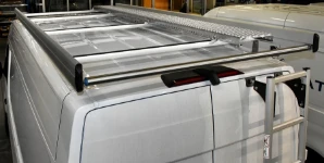 06_Dachträgersystem Syncro auf dem Dach des Crafter