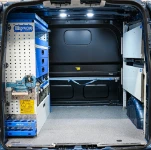 11_Custom für ein Bauunternehmen mit eingeklappten Klappregalen (2)