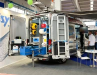 11_Messestand von Syncro System mit einem für Rettungsdienste eingerichteten Vorführfahrzeug auf der Reas 2024 in Montichiari