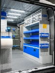 33_Rechte Wand des Ducato mit Regalwannen und Kleinteilemagazin Multibox (2)