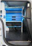 44_Zubehör für die Ladungssicherung an der Laderaumtrennwand des Fiat Doblò eines Installateurs (2)