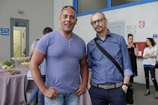 Adamo Comunello und ein Mitarbeiter beim Fest