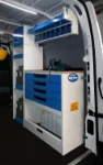Arbeitsfläche in einem Kleintransporter für die Wartung von Gabelstaplern