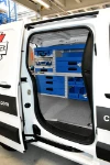 Ausbau der linken Seite des Berlingo, von der Seitentür aus gesehen