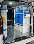 Ausbau der rechten Seite des BYD ETP3 mit geschlossenem Fach, Schubladen und Papierrollenhalter