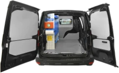 Ausbau des Dacia Dokker mit Schubladenschrank, Erste-Hilfe-Kasten und Papierrollenhalter
