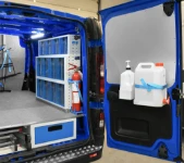 Ausbau des Fiat Talento mit transparenten Kippschubladen und Zubehör