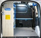 Bodenplatte mit Marmor-Dekor und Regal für den Courier-Ausbau