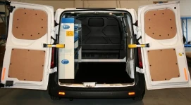 Custom mit Einrichtungen für ein Reinigungsunternehmen