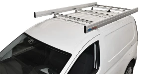 Dachträger auf dem Dach des Ford Transit Connect