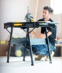 Der aufgeklappte Arbeitstisch für Nutzfahrzeuge