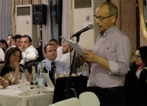 Die Rede des Vorsitzende Luca Comunello beim Abendessen