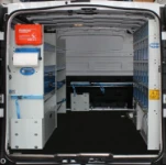 Eingerichteter Laderaum des Vivaro 2014 für Elektroanlagen