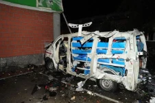 Eingerichteter Transporter nach der Explosion
