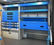 NV250 con rivestimento interno in legno e lamiera