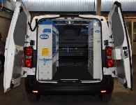 Fahrzeugeinrichtung für Elektriker im Jumpy mit Schubladen