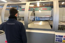 Francom Biegemaschine in Betrieb