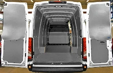 Vista d'insieme dell'allestimento Syncro Ultra nel vano di carico del NV250