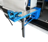 Klappbarer Schraubstockhalter mit integriertem Ständer