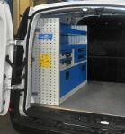 Klappe vor der Radkastenverkleidung, Schubladen, Koffer und Regalwannen im Citan