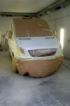 Kleintransporter in der Karosseriewerkstatt