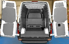 Komplette Innenverkleidung des Sprinter Mercedes mit Bodenplatte und Beplankung