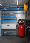 Kompressor / Generator in einem von Syncro für die Wartung von Landmaschinen eingerichteten Kleintransporter