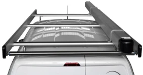 Laderohr auf dem Dach des Ford Courier