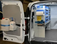 Linke Seite der Einrichtung des Dokker