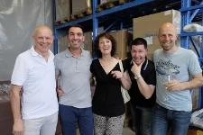 Mitarbeiter auf dem Fest von Syncro System am 19. Mai
