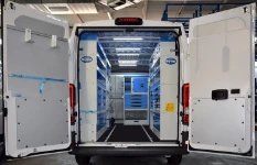 Mobile Werkstatt für Kompressoren im Boxer