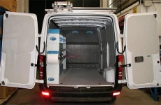 Rivestimento interno in legno e lamiera e portatutto per Jumpy