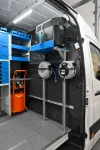 Power Station und Schlauchaufroller an den Hecktüren des Mercedes Sprinter
