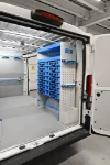 Rechte Wand des Movano L2H1 mit Kofferauszügen