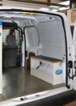 Rivestimento lato sinistro del Dokker con copriruota in alluminio mandorlato