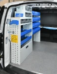 Regale, Behälter und transparente Schubladen im Ford Transit Connect