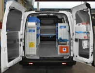Regale für die Nissan NV200 Einrichtung auf beiden Seiten