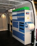 Modulo sinistro dell'allestimento Syncro Ultra nel NV250, con pannello portautensili e portarotoli