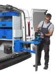 Schraubstock auf klappbarem Schraubstockhalter für Kleintransporter