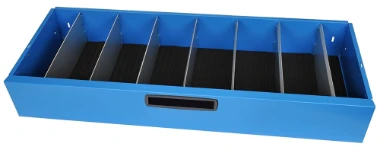 Schublade mit Trennblechen aus Aluminium