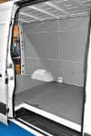 Seitliche Blechbeplankung und Bodenplatte aus harzbeschichtetem Multiplex für den Sprinter