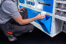 Syncro Einrichtung mit herausnehmbarem Abfallbehälter