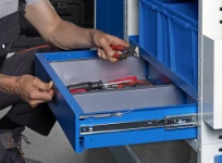 Syncro Ultra Schublade mit eingelassener Taste und Trennblechen