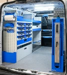 Transporter-Regal mit Schublade, Koffern, Fachböden, Tasche und Papierrollenhalter
