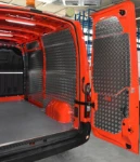 Verkleidungen für den Master, rechte Seite