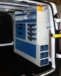 Von Syncro System für Elektriker eingerichteter Kleintransporter